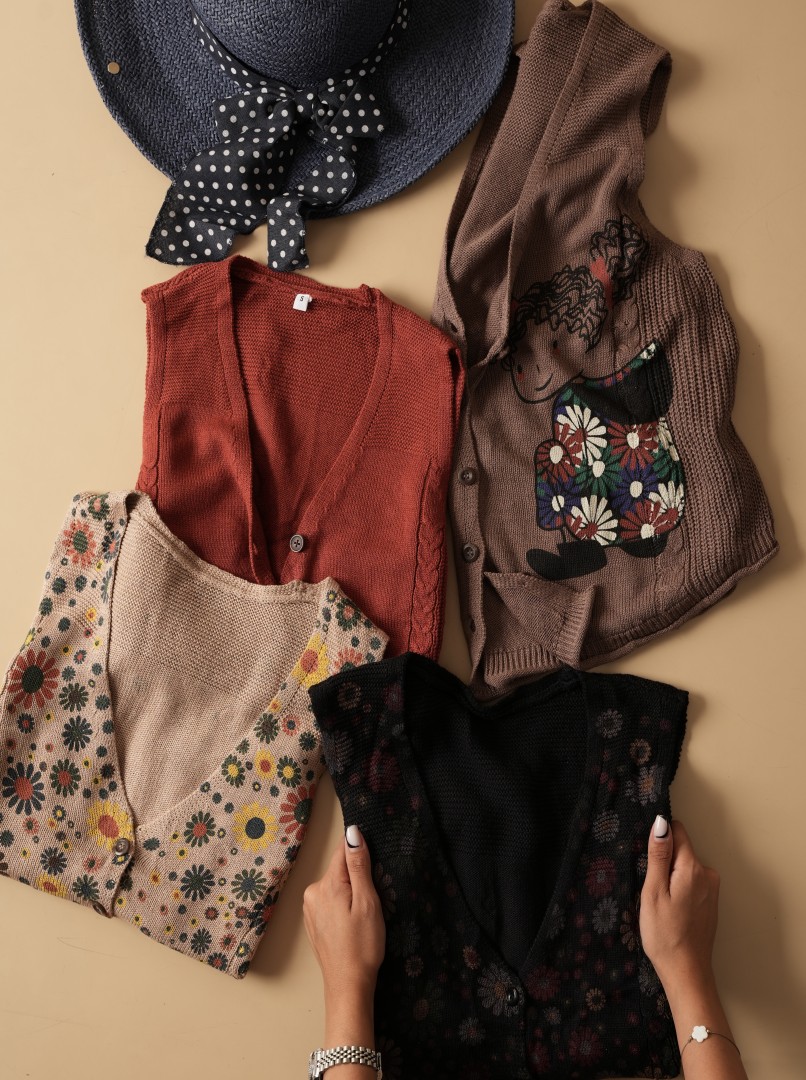 جلیقه بافت زنانه دکمهدار  کد1504