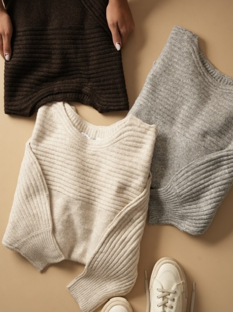 پلیور زنانه بافت ریز یقه گرد – مدل کلاسیک پاییزی کد1391